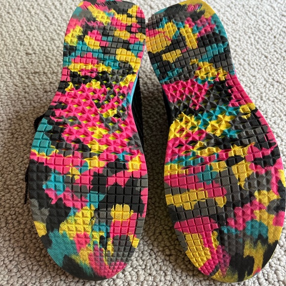 No Bull Mesh Runner, Black with multicolored bottoms - Picture 4 of 9